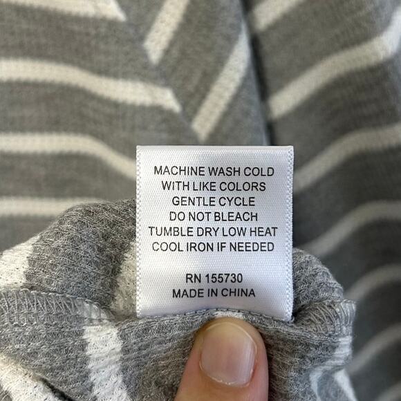 Jane & Delancey Striped Funnel Neck Sweatshirt NWT Women's Sz 2X Gray White - Picture 7 of 7